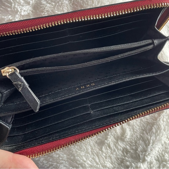 DKNY Womens zip wallet - Picture 3 of 5